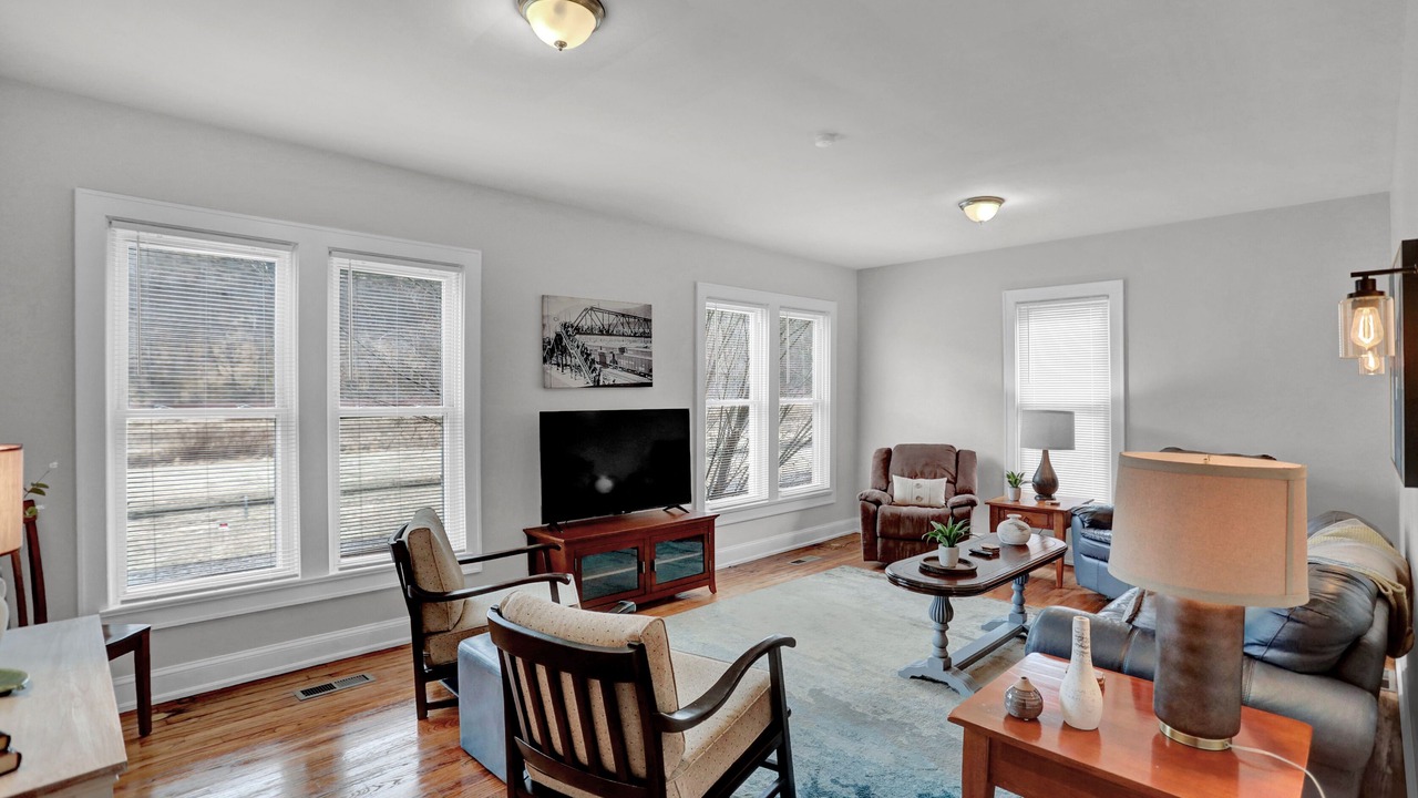 Photo of Livingroom in Renovo