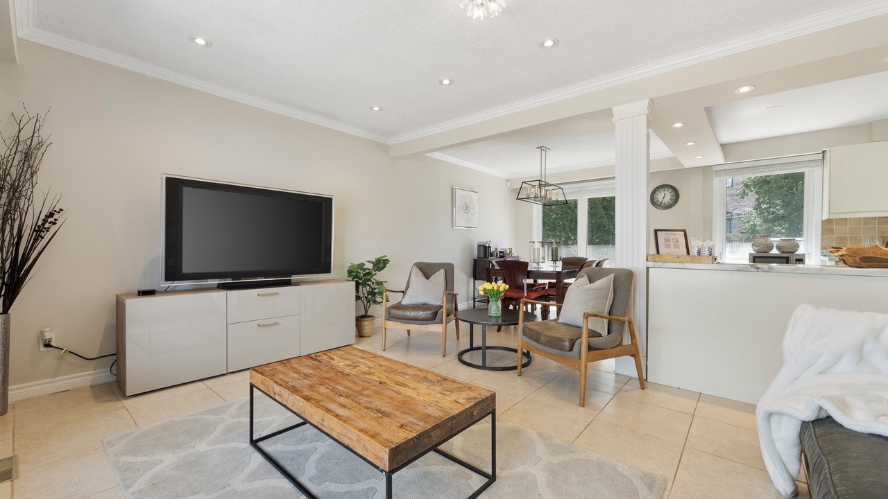 Photo of Livingroom in Richmond Hill