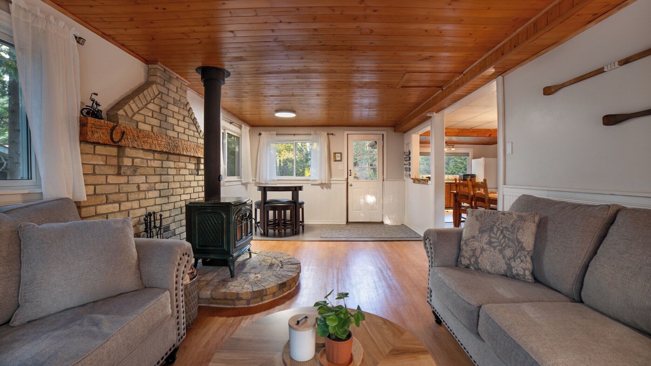Photo of Livingroom in South Bruce Peninsula