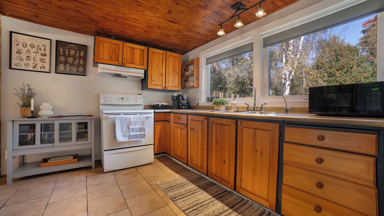 Photo of Kitchen in South Bruce Peninsula