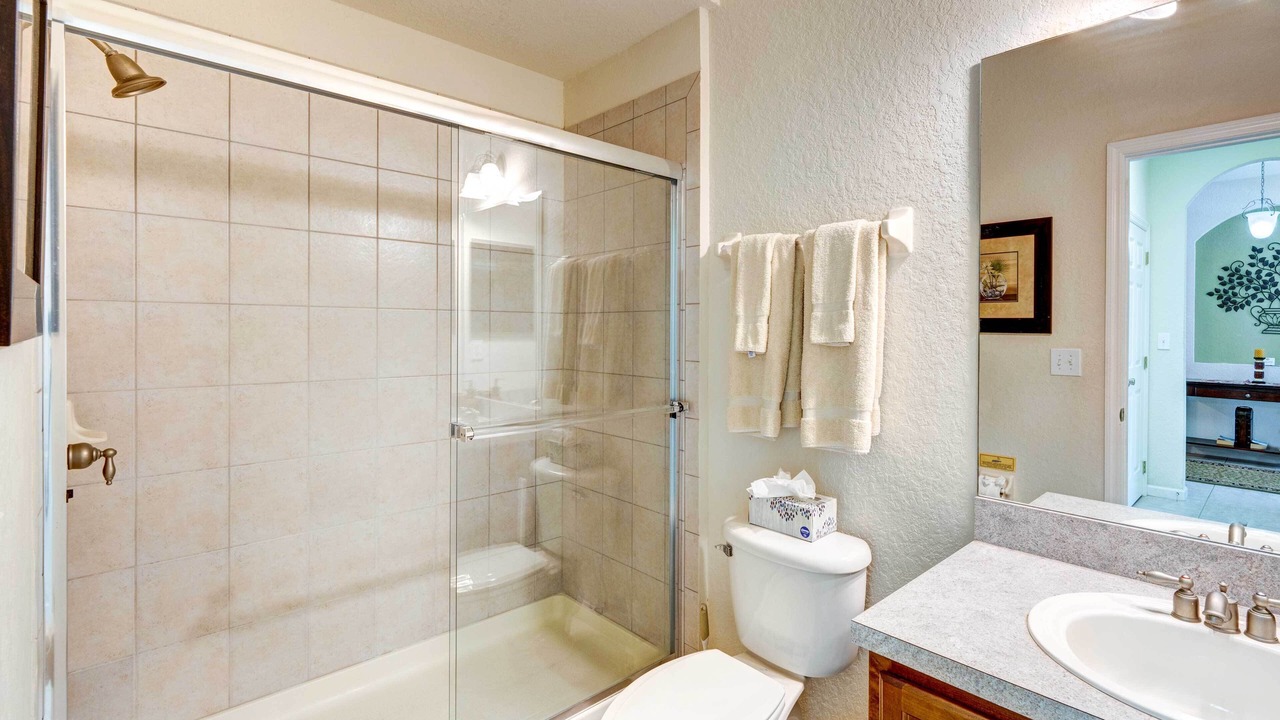 Photo of Bathroom in Trafalgar Village