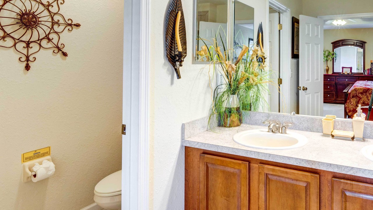 Photo of Bathroom in Trafalgar Village