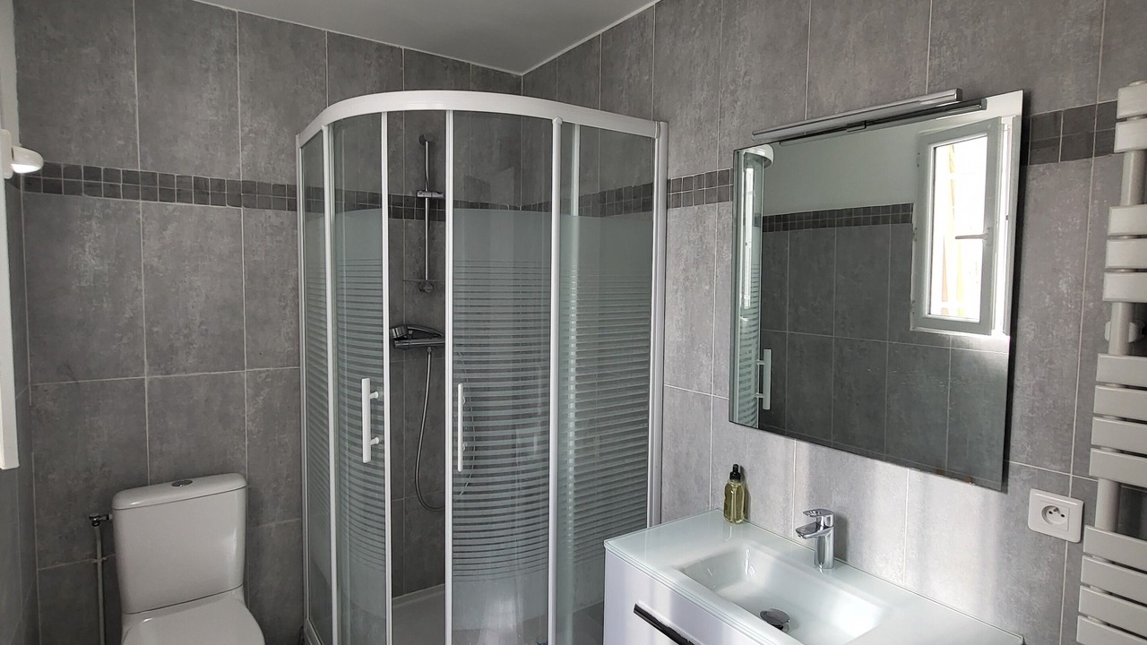 Photo of Bathroom in Alfortville