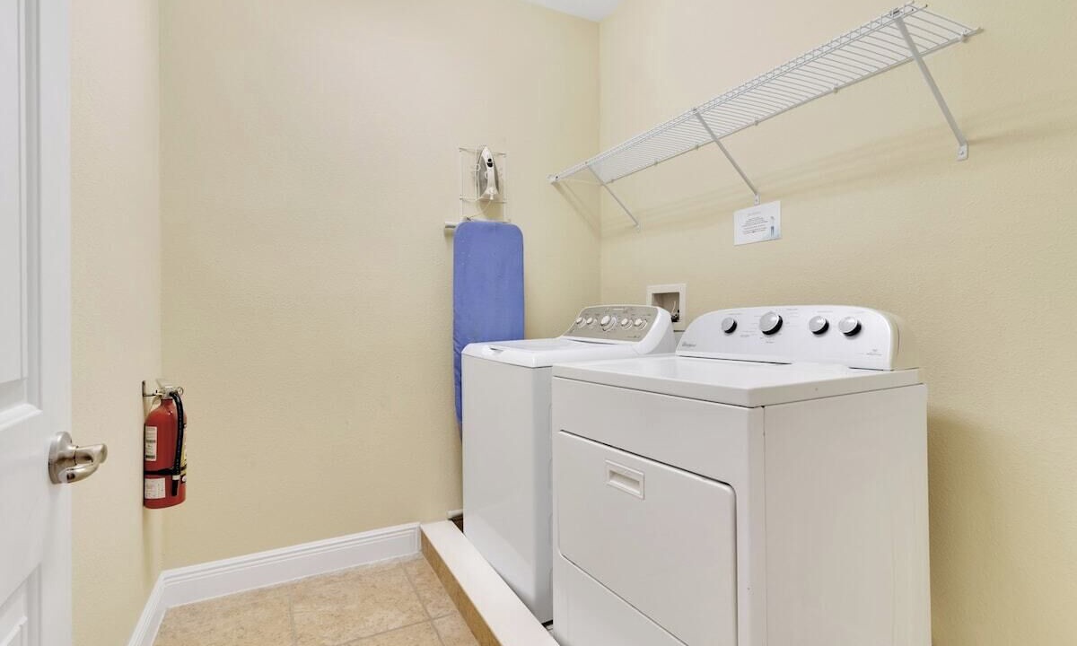 Photo of Bedroom in Bay Lake