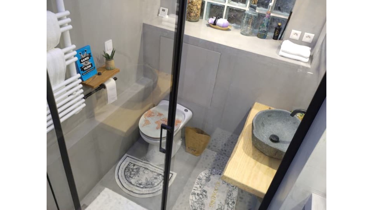 Photo of Bathroom in Villejuif