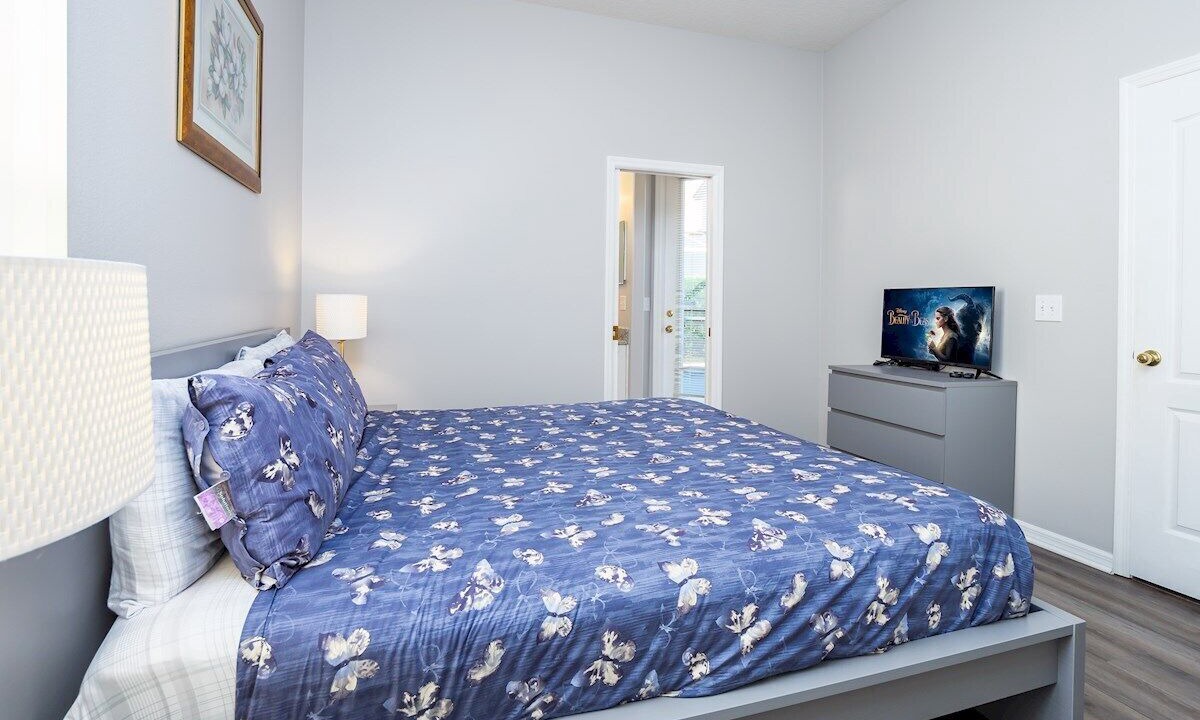 Photo of Bedroom in Tuscan Hills