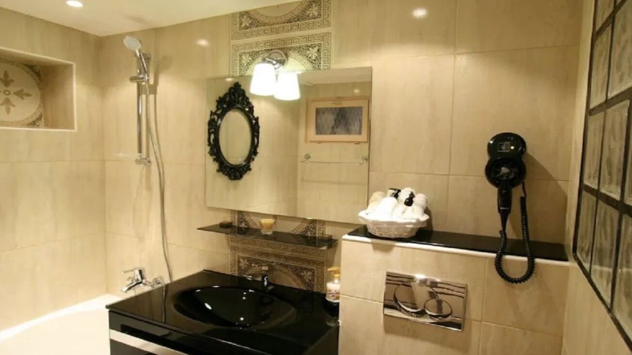 Photo of Bathroom in Quartier du Gros-Caillou
