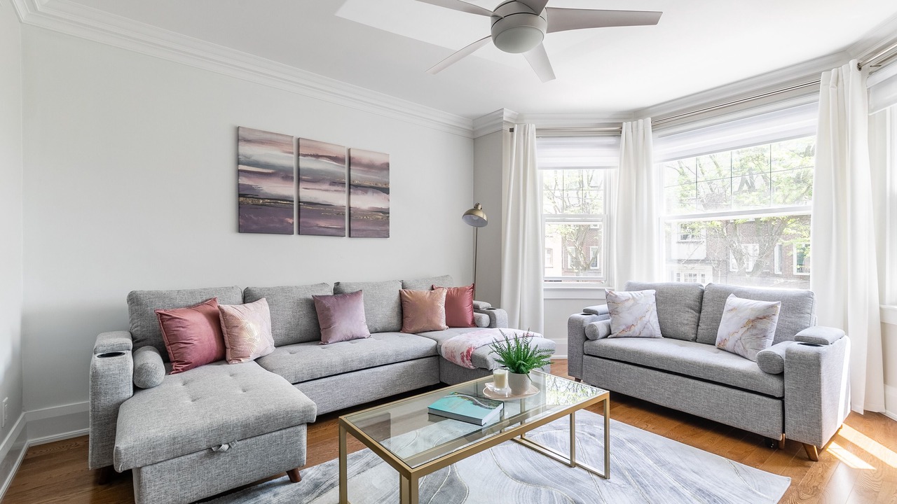 Photo of Livingroom in Humewood-Cedarvale