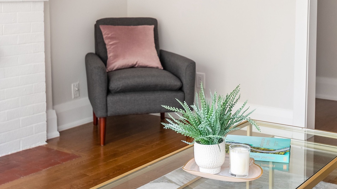 Photo of Livingroom in Humewood-Cedarvale