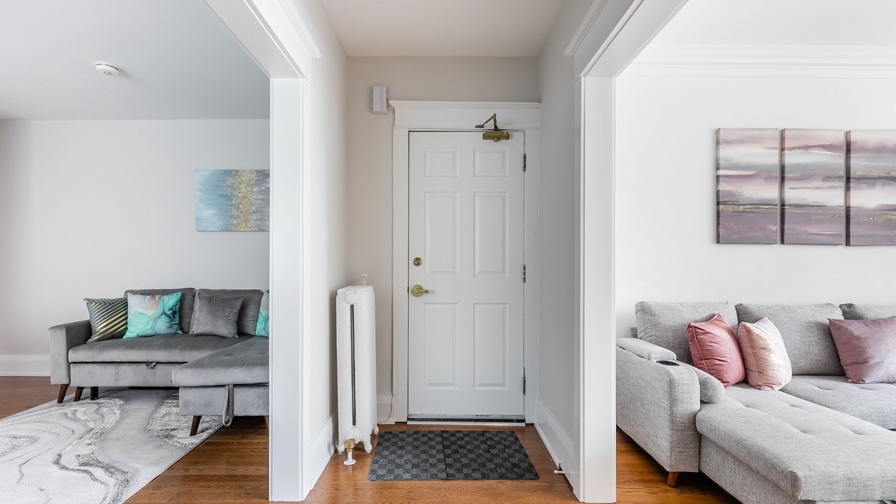 Photo of Livingroom in Humewood-Cedarvale