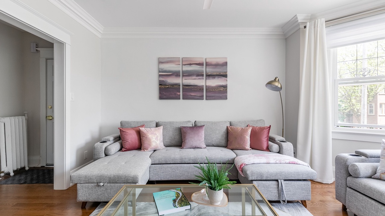 Photo of Livingroom in Humewood-Cedarvale