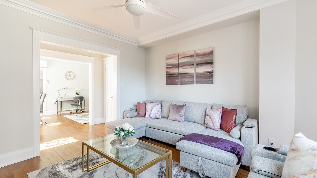 Photo of Livingroom in Humewood-Cedarvale