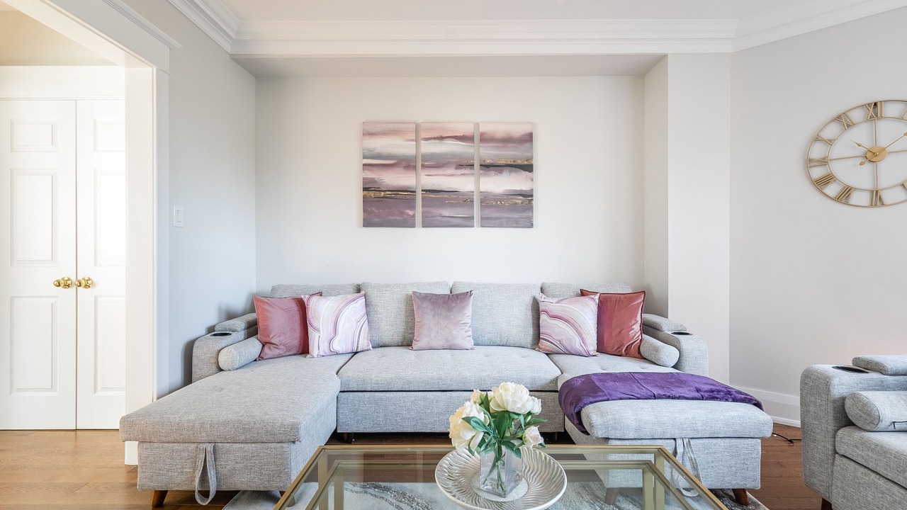 Photo of Livingroom in Humewood-Cedarvale