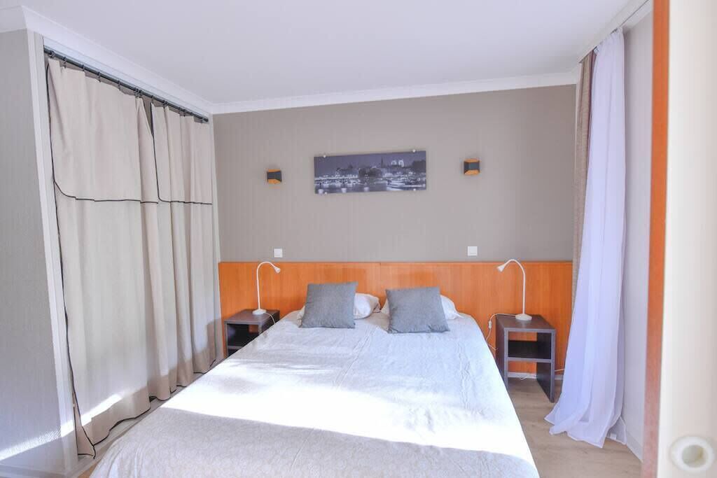 Photo of Bedroom in Combat