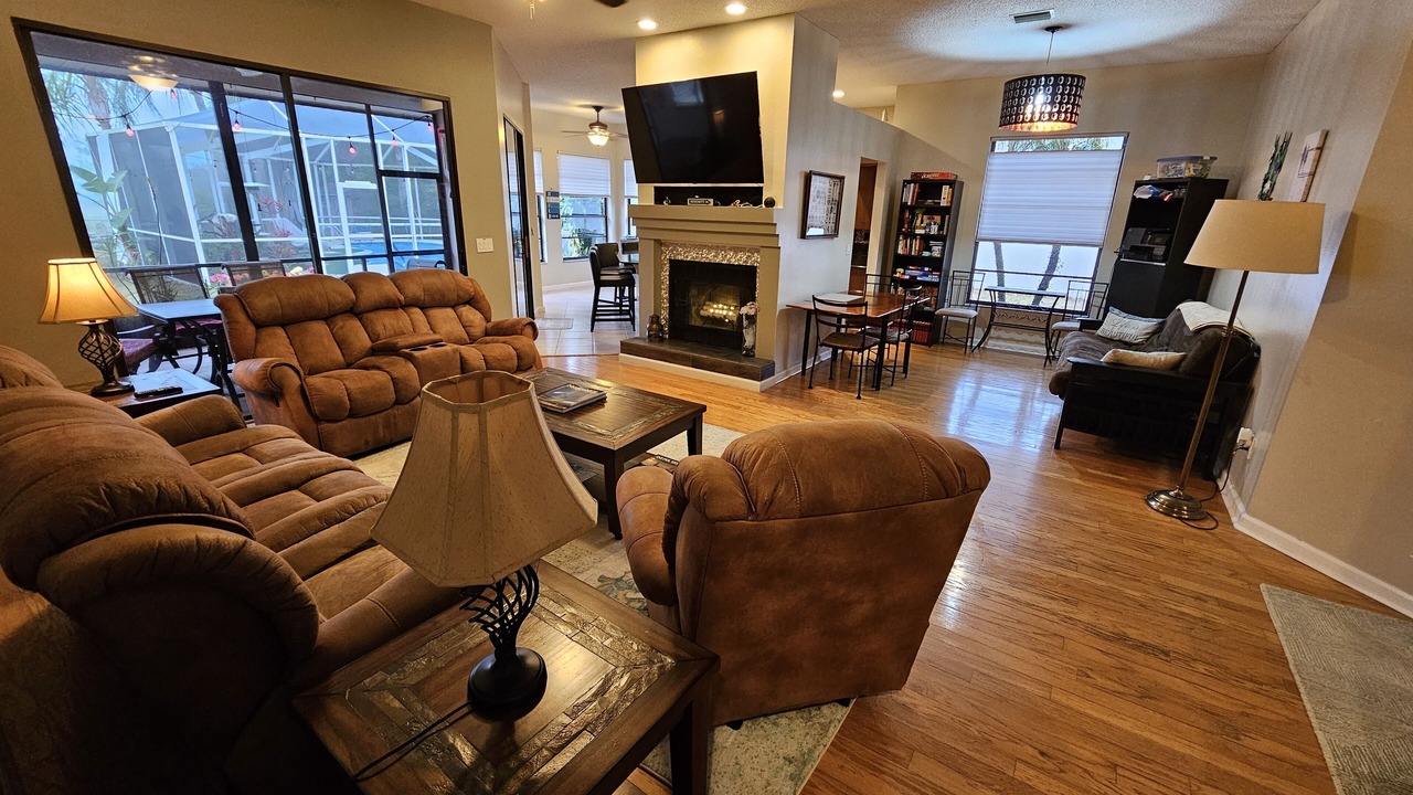 Photo of Livingroom in Boyette Springs