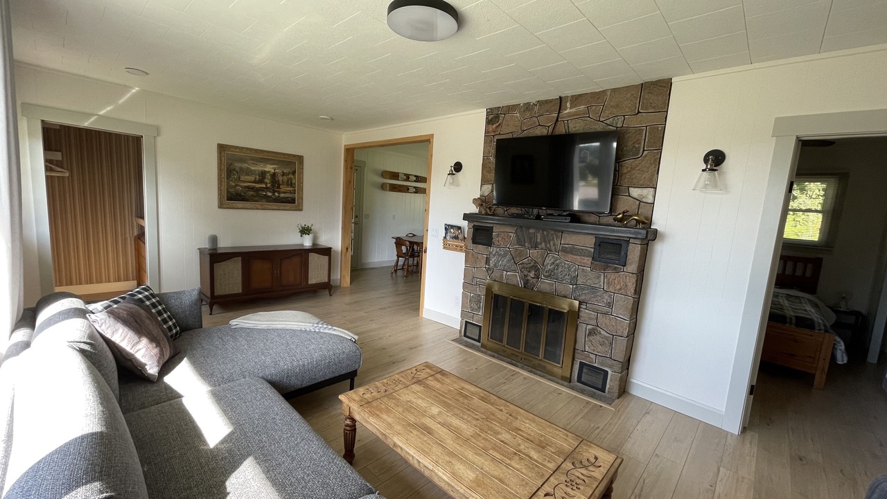 Photo of Livingroom in Whitney