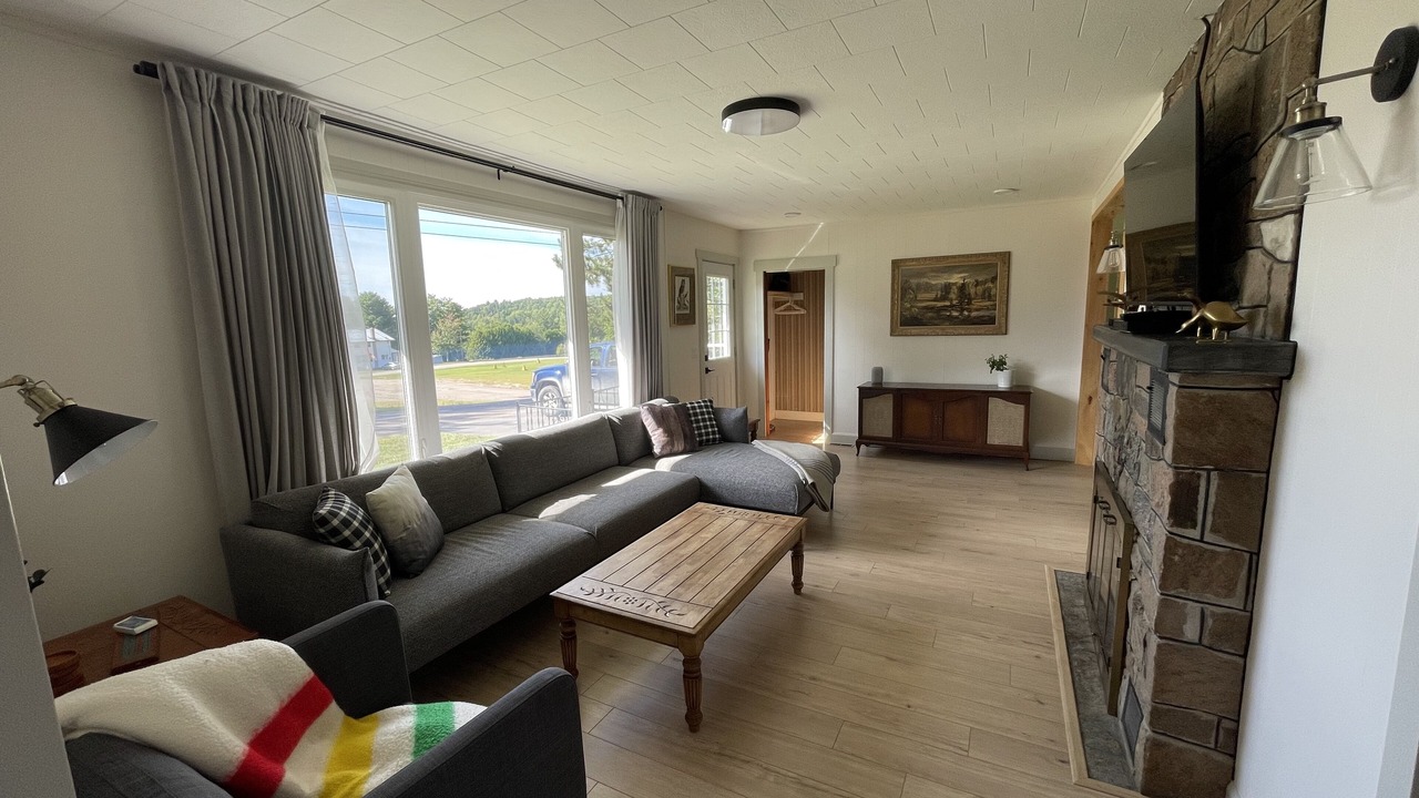 Photo of Livingroom in Whitney