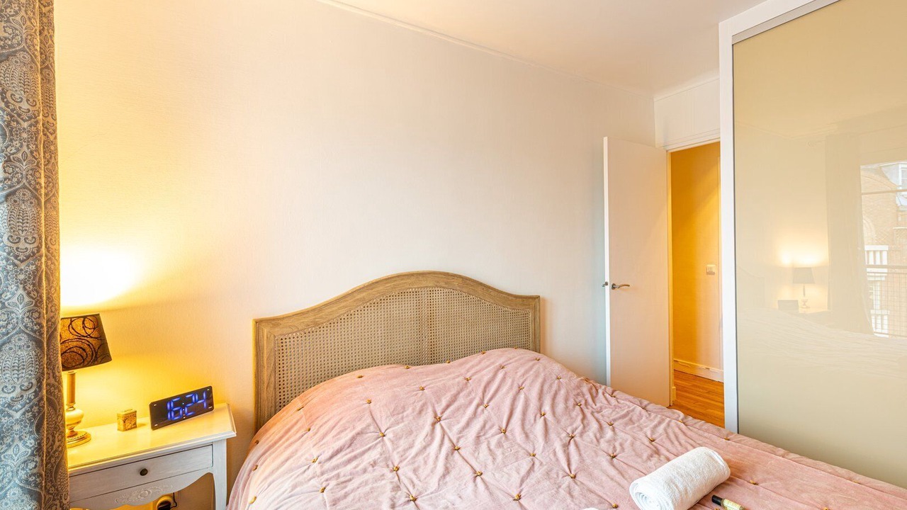 Photo of Bedroom in 20th Arrondissement