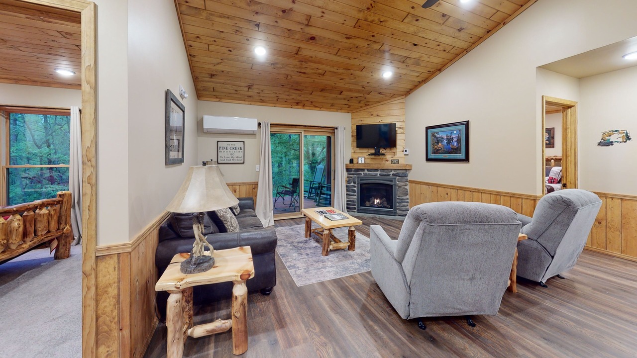 Photo of Livingroom in Gaines