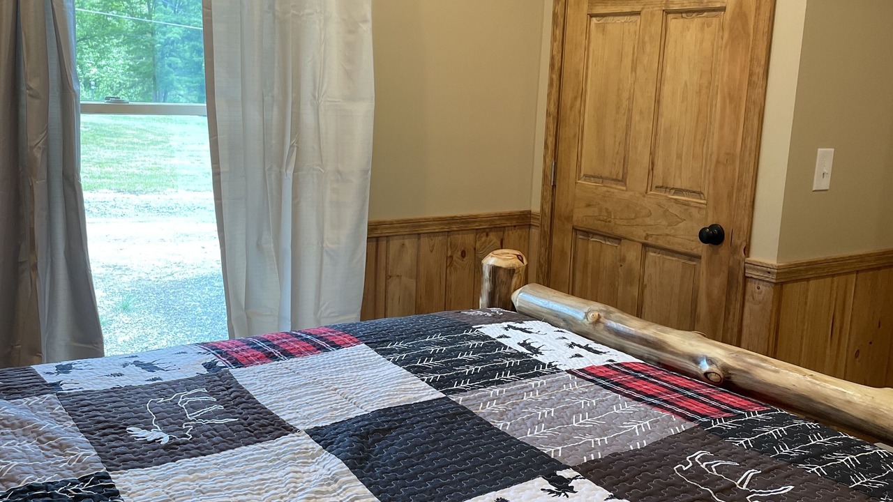 Photo of Bedroom in Gaines