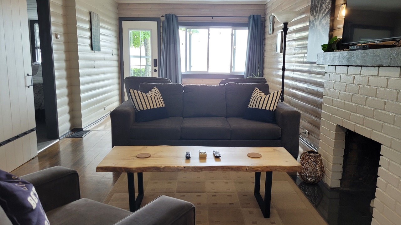 Photo of Livingroom in North Bay