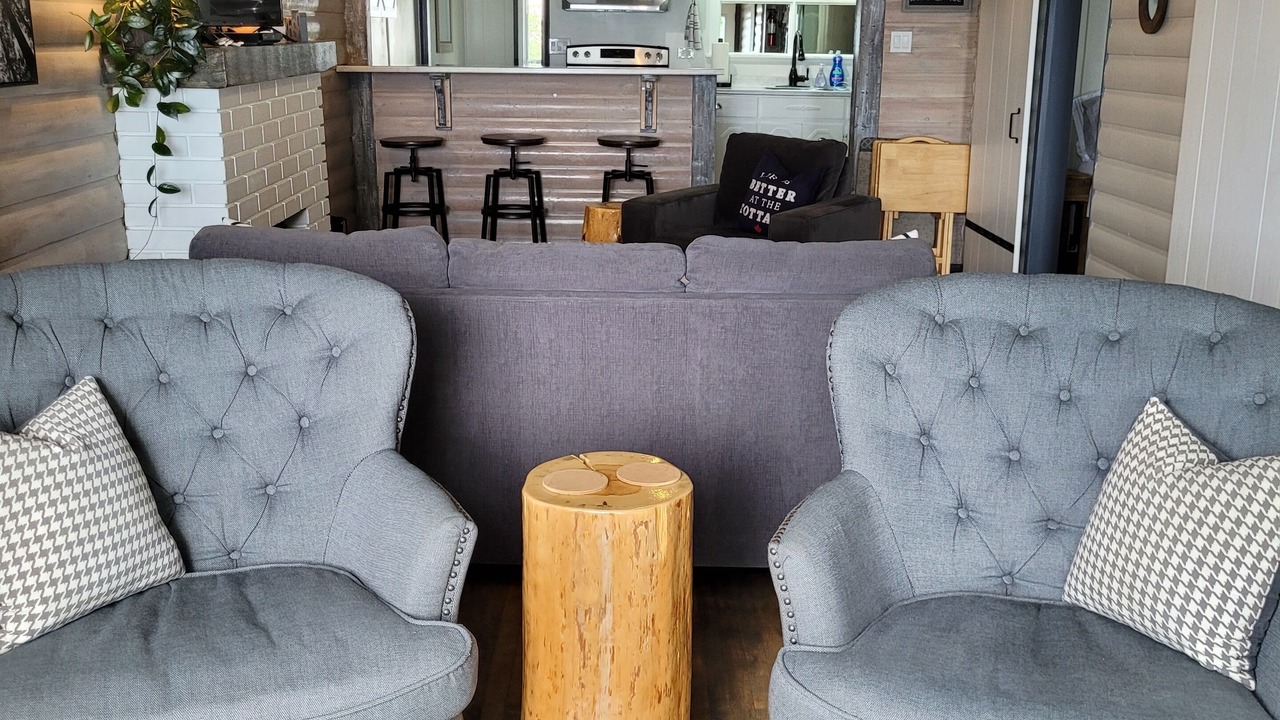 Photo of Livingroom in North Bay