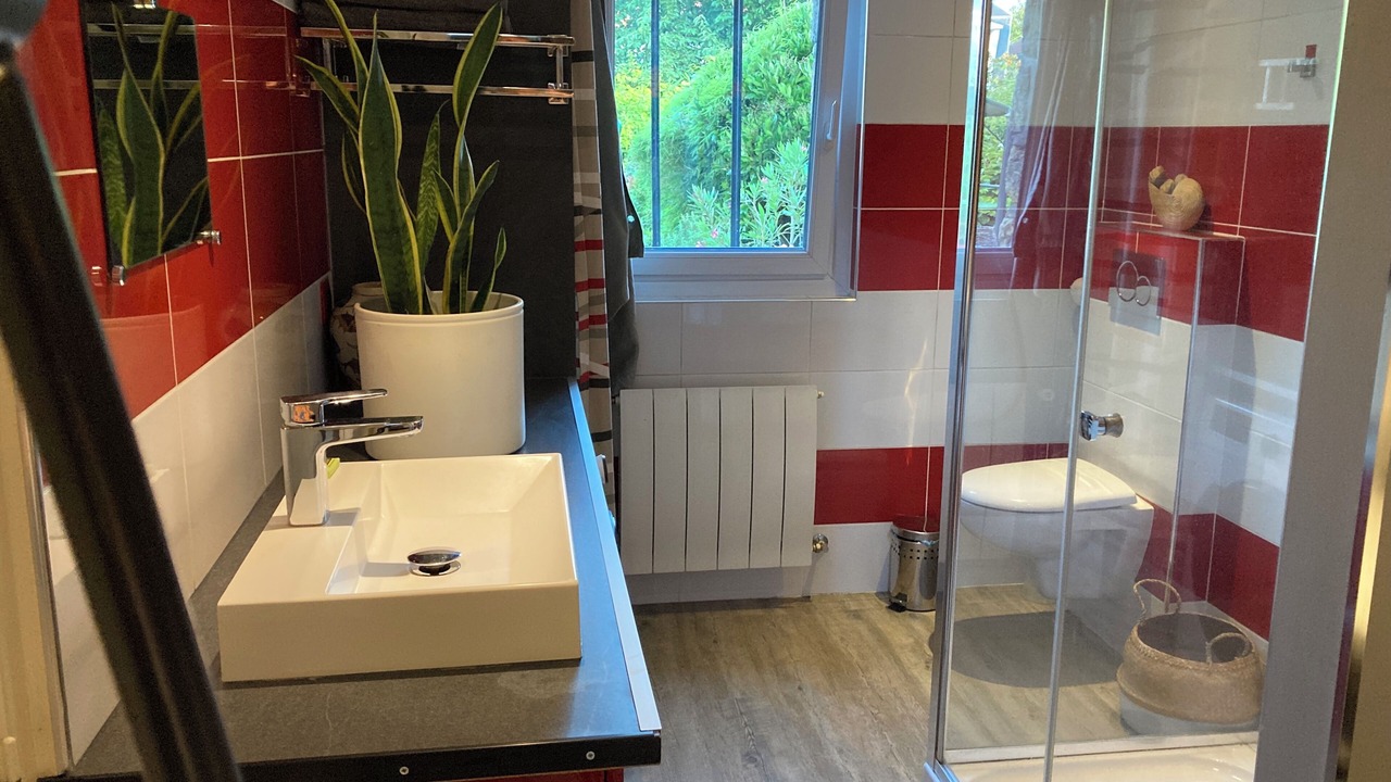 Photo of Bathroom in L'Hay-les-Roses