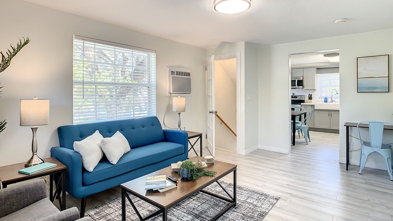 Photo of Livingroom in Historic Uptown