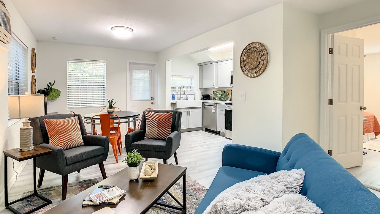 Photo of Livingroom in Historic Uptown