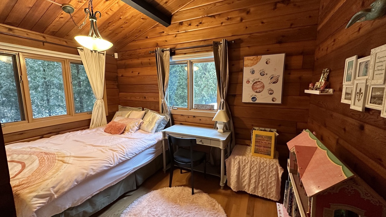 Photo of Bedroom in Craigleith