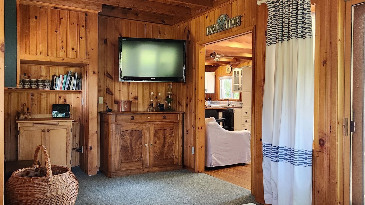 Photo of Bedroom in Muskoka Lakes
