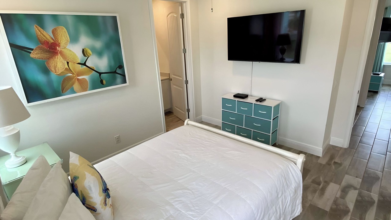 Photo of Bedroom in Bay Lake