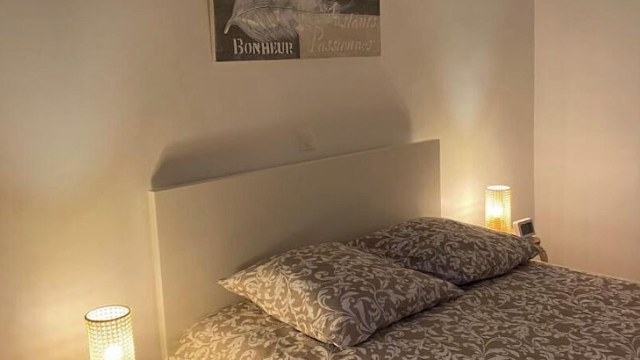 Photo of Bedroom in Plateau - Mont-Valerien