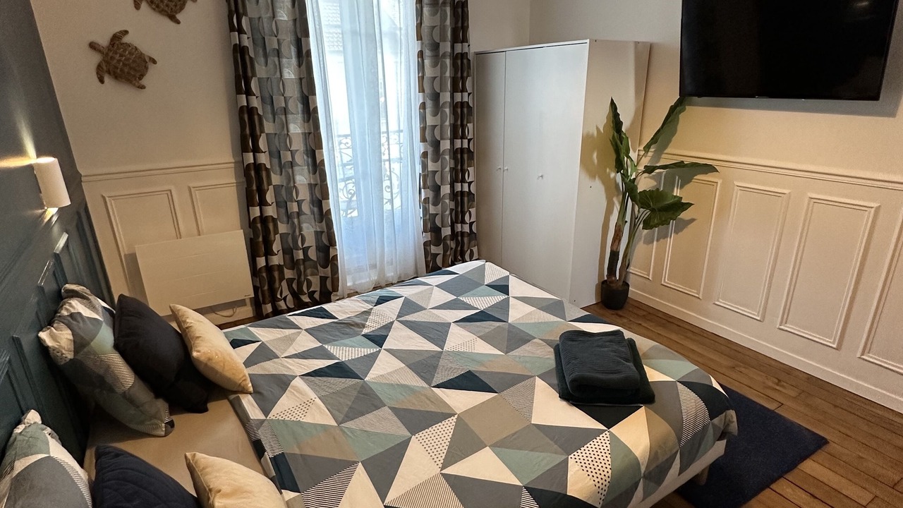 Photo of Bedroom in Villeneuve-Saint-Georges