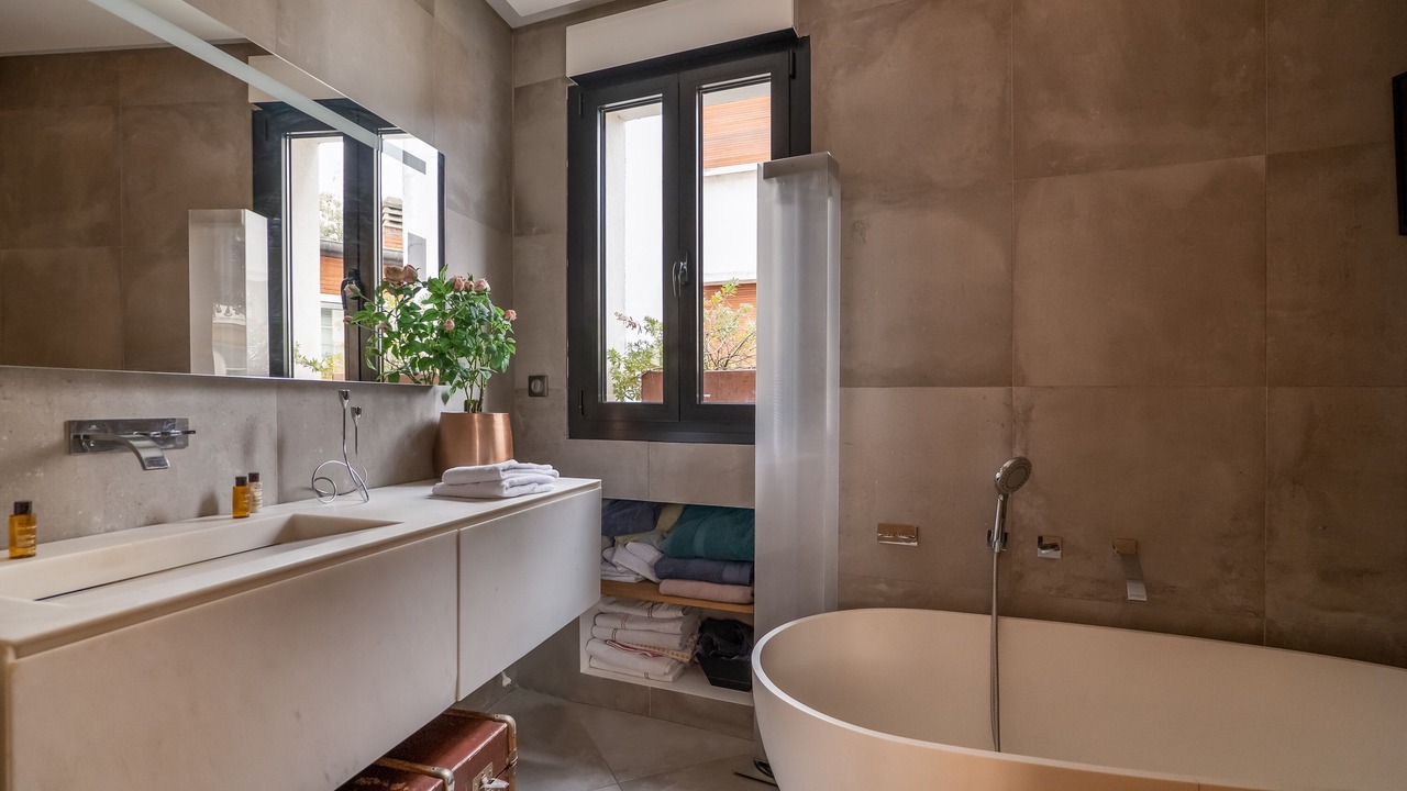 Photo of Bathroom in Combat