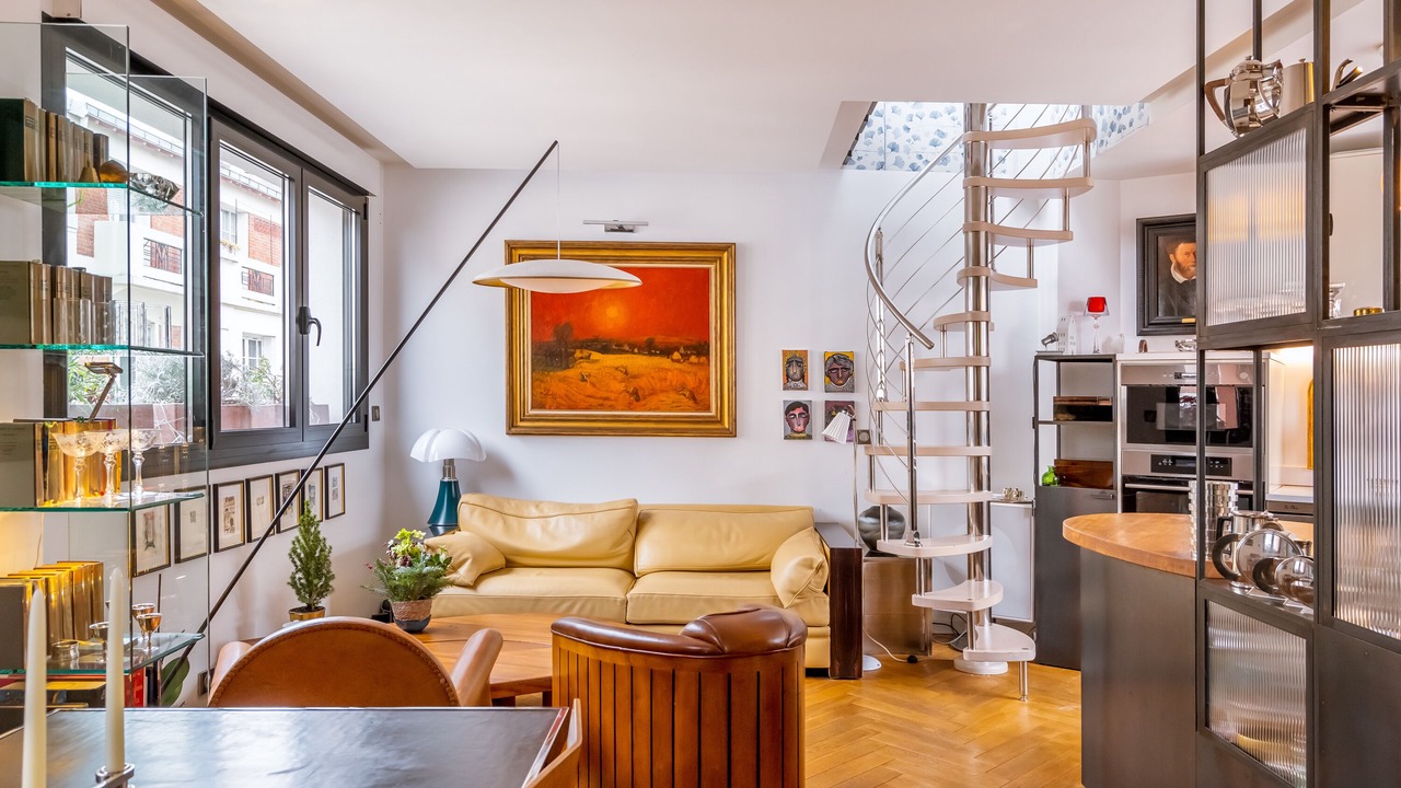 Photo of Livingroom in Combat