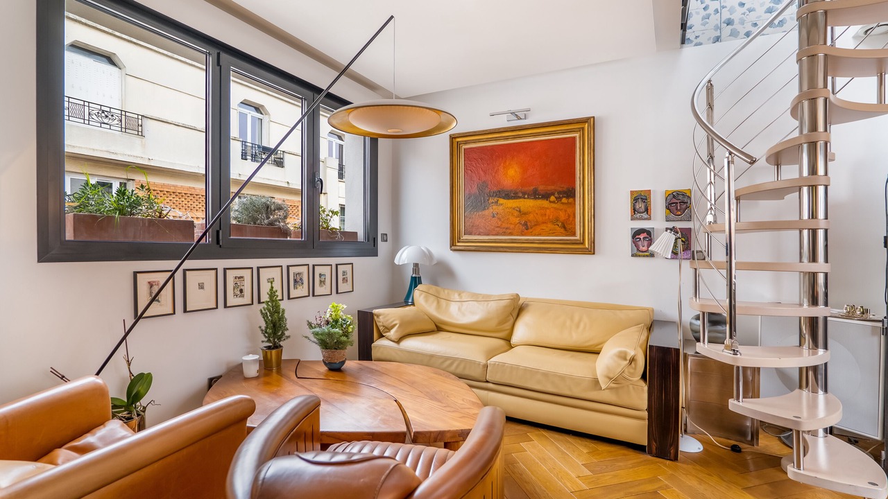 Photo of Livingroom in Combat