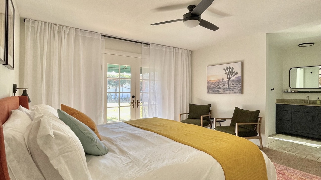 Photo of Bedroom in Paradise Valley Village