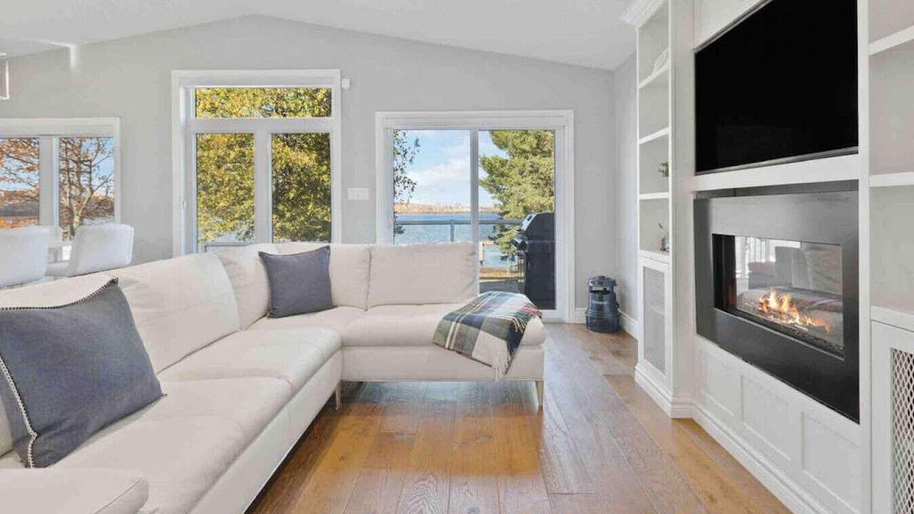 Photo of Livingroom in Port McNicoll