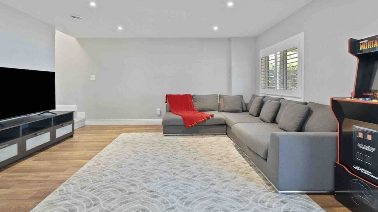 Photo of Livingroom in Port McNicoll