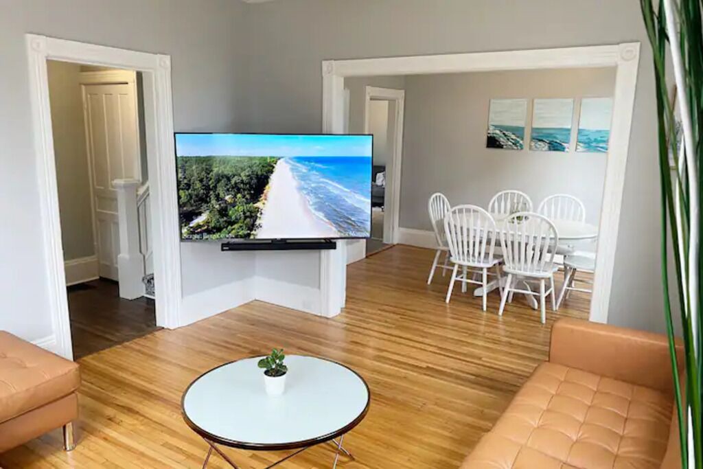 Photo of Livingroom in Midland