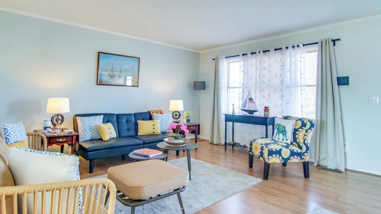 Photo of Livingroom in Milton