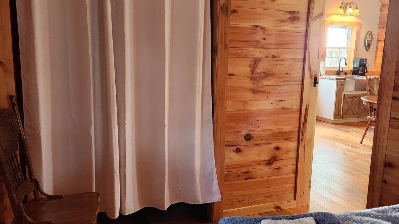 Photo of Bedroom in Laurelton