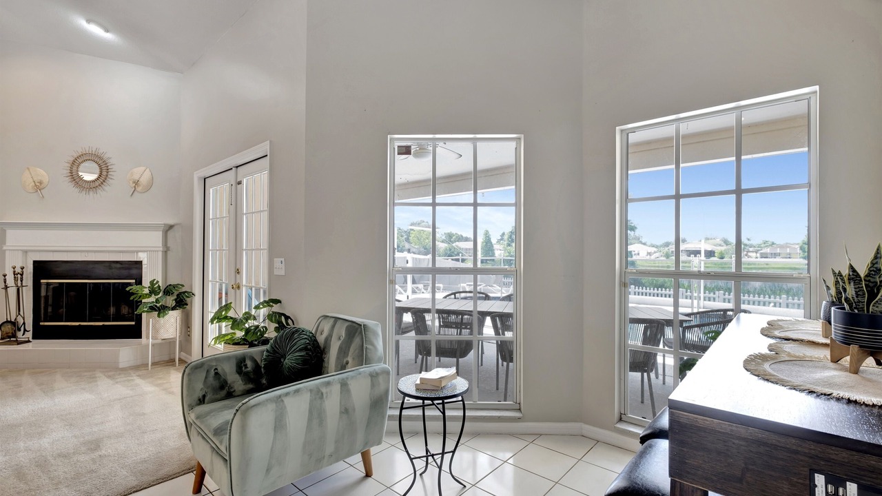 Photo of Livingroom in Boyette Springs
