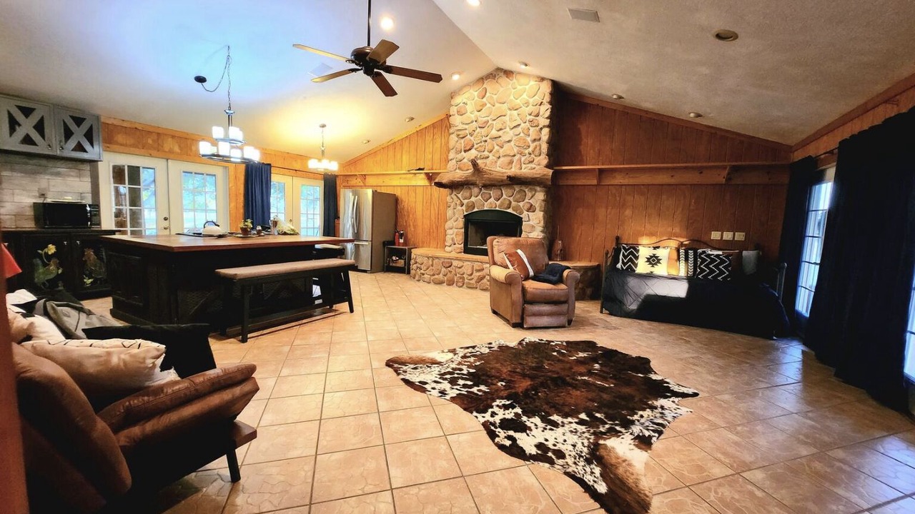 Photo of Livingroom in Okeechobee