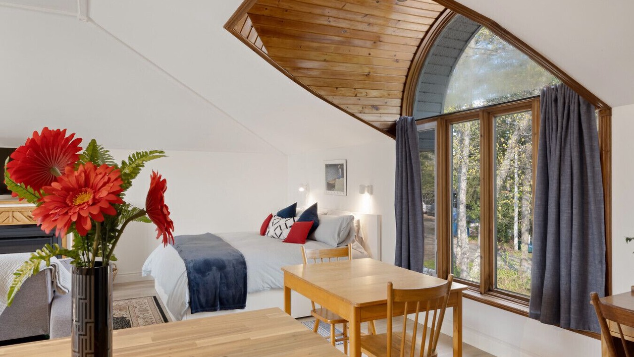 Photo of Bedroom in Bracebridge