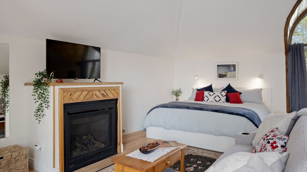 Photo of Bedroom in Bracebridge