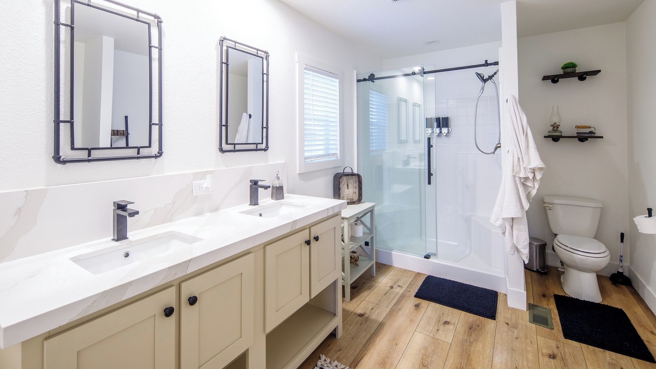Photo of Bathroom in Parker Strip