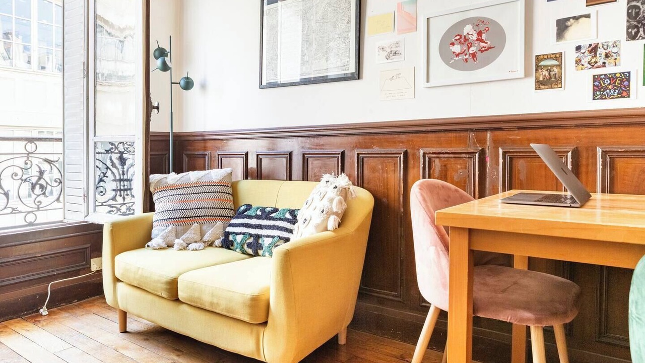 Photo of Livingroom in Archives