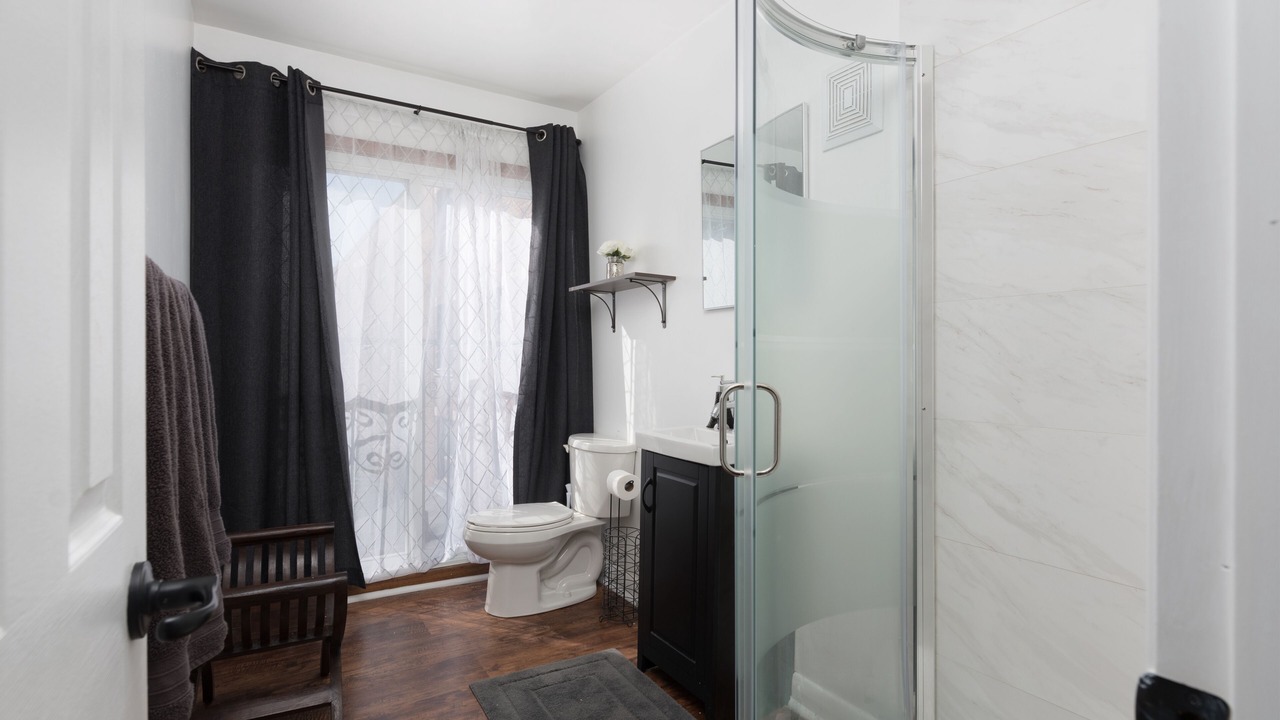 Photo of Bathroom in Cabbagetown
